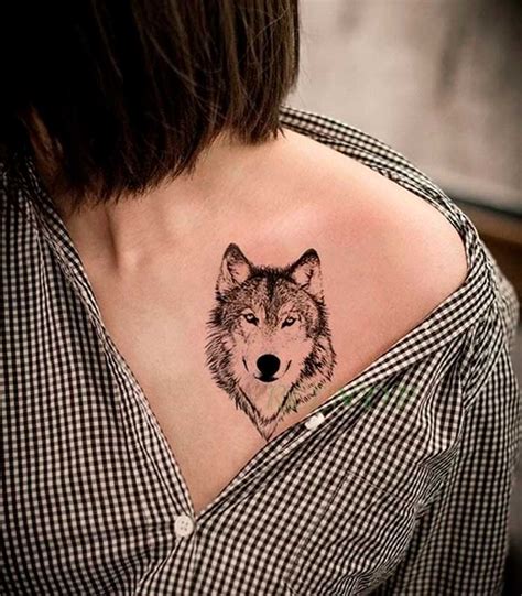 Ideas bellas Tatuajes de lobos para mujeres